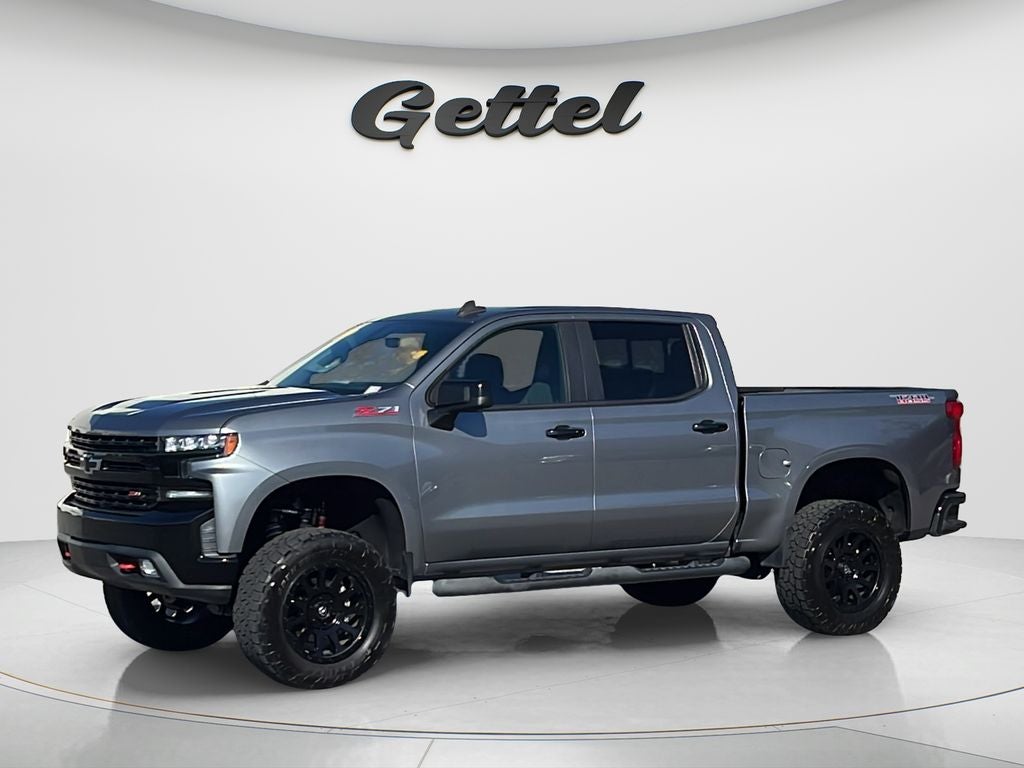 2020 Chevrolet Silverado LT Trail Boss in Satin Steel Metallic — front three-quarter view