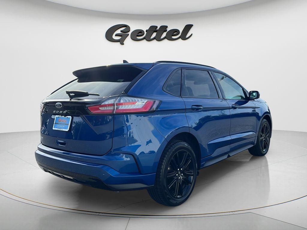 2022 Ford Edge — detail view