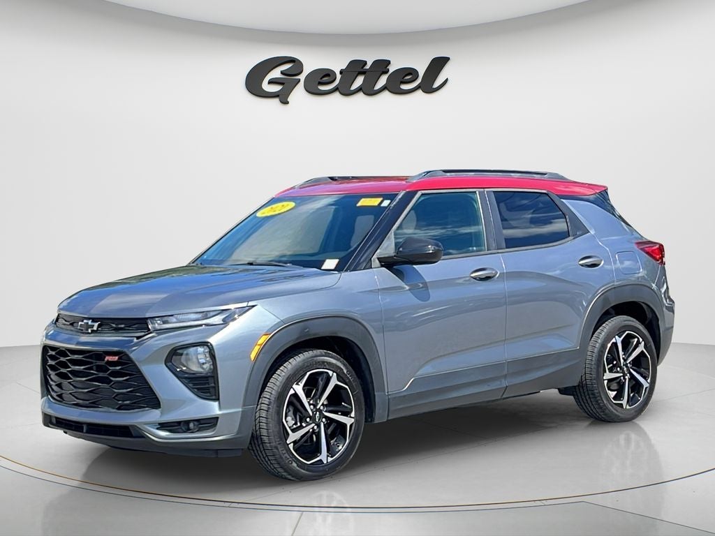 2021 Chevrolet Trailblazer RS in Satin Steel Metallic — front three-quarter view